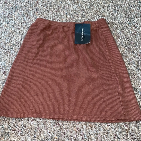 Womens Pretty Little Thing Petite Chocolate Brown Brushed Mini Skirt - Picture 4 of 8